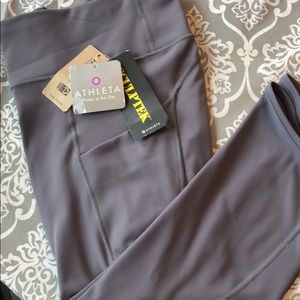 Athletes crop leggings